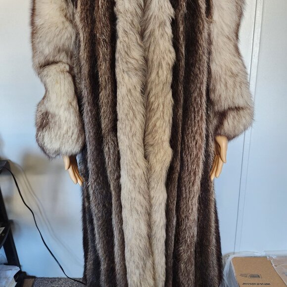 #694 Raccoon/fox fur coat/ small - Picture 3 of 9